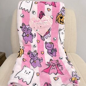 NEW Halloween Betsey Johnson‎ Pink Cats Ghost Zombie Vampire Skull Throw Blanket